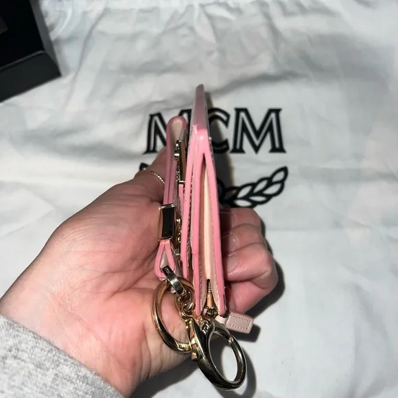 MCM light pink and grey Patricia wallet + Key fob - Picture 10 of 16